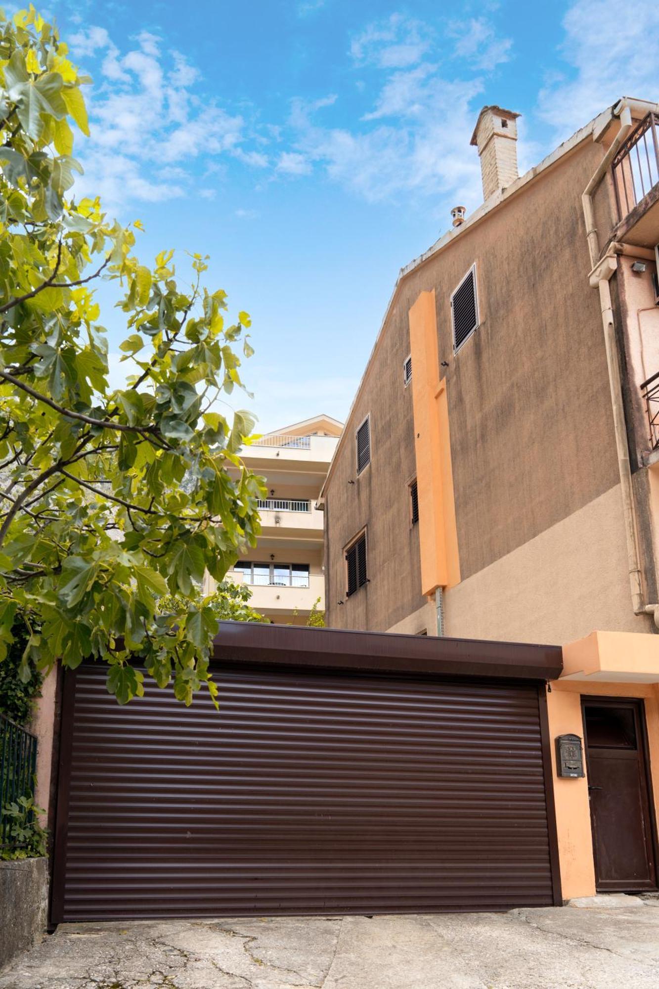 Apartment Busola Kotor Eksteriør bilde