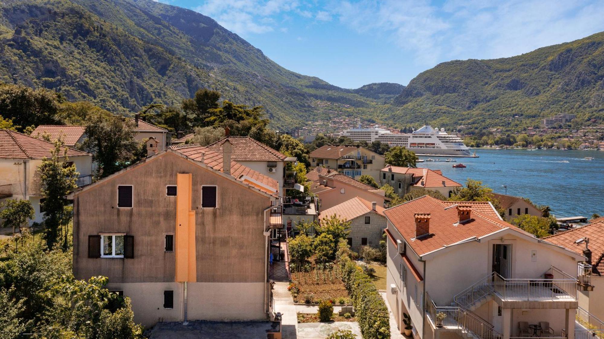 Apartment Busola Kotor Eksteriør bilde